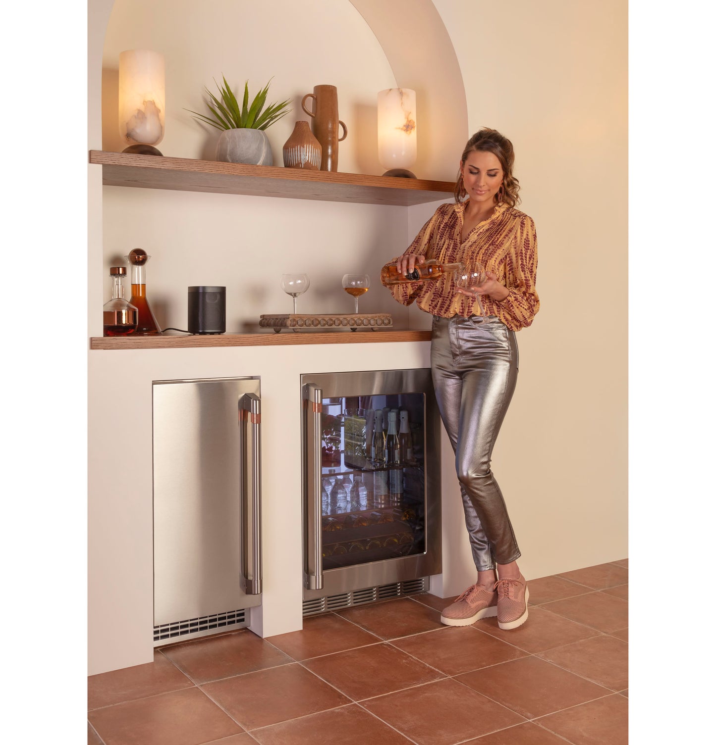 CAFÉ™ ENERGY STAR® 126-Can or 14-Bottle Beverage Center