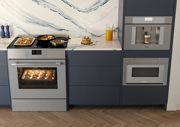 Masterpiece®, Induction Slide-in Range, 30'', Stainless Steel
