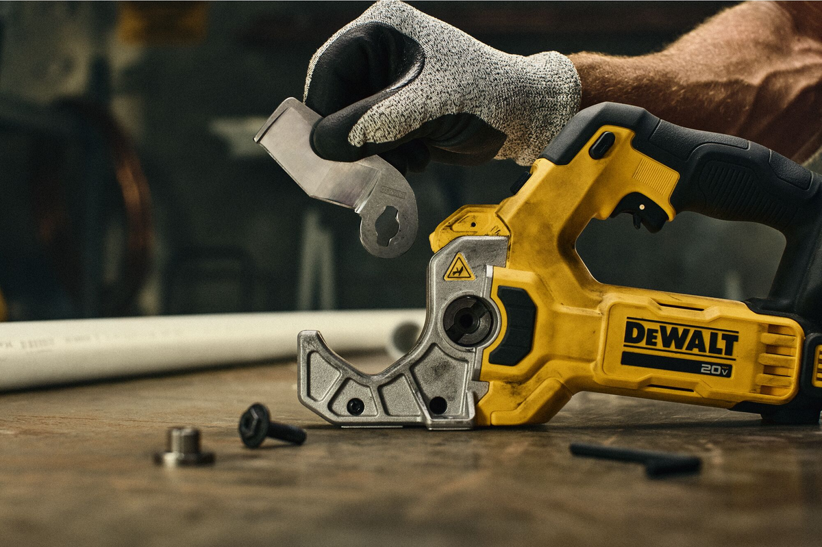 DEWALT 20V MAX* Plastic Tubing Cutter (Tool Only)