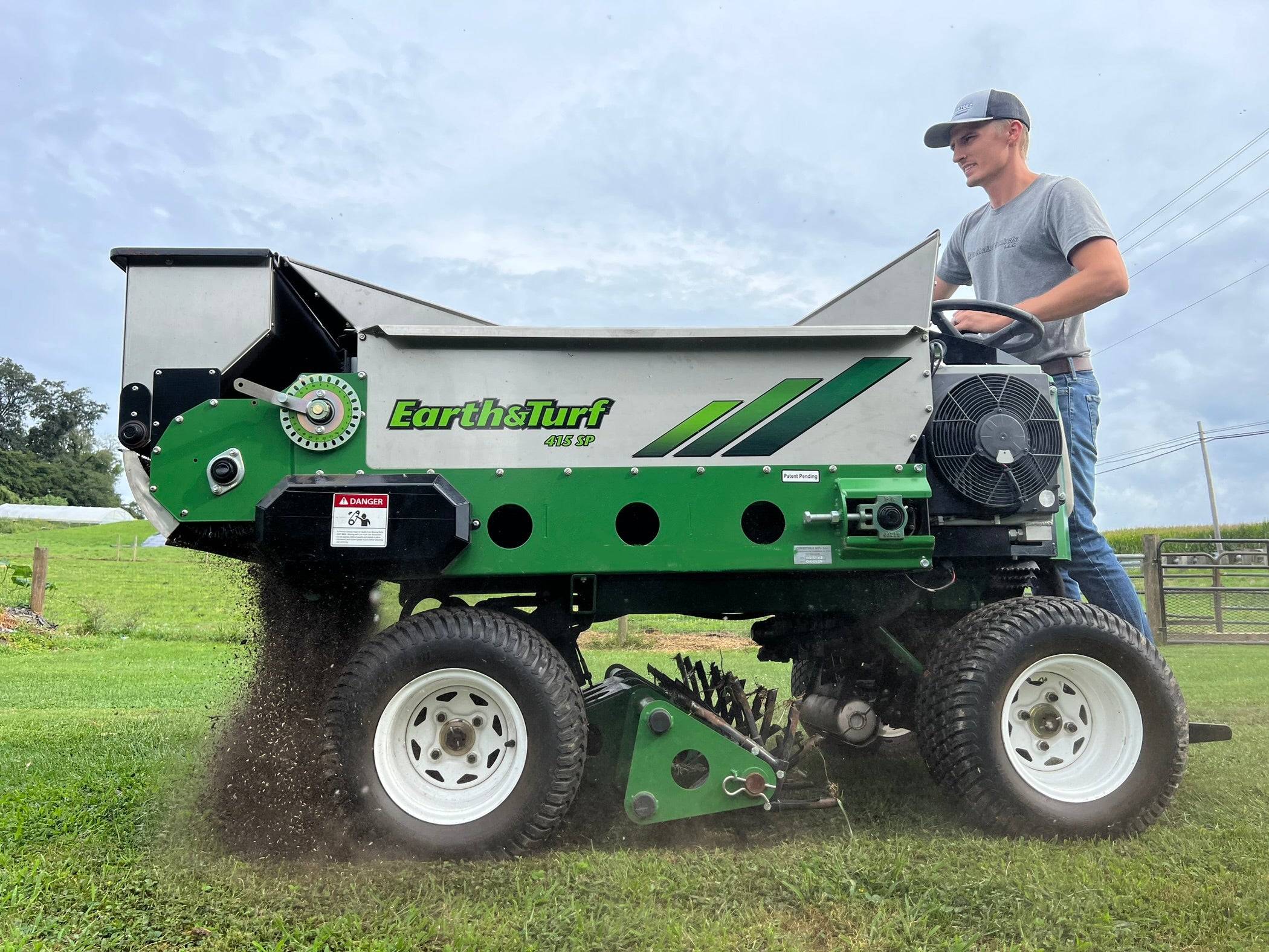 カツリクラシッコ ラージハブset 32Hシルバーfor Campa Carhartt Earth & Turf 415SP Top Dresser – Powerful & Precise