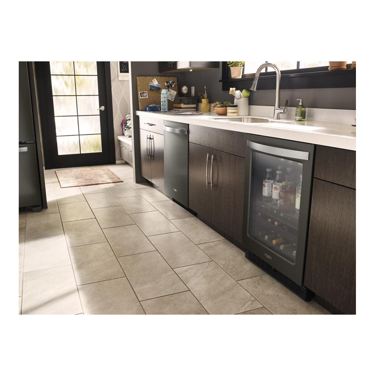 24-inch Wide Undercounter Beverage Center - 5.2 cu. ft.
