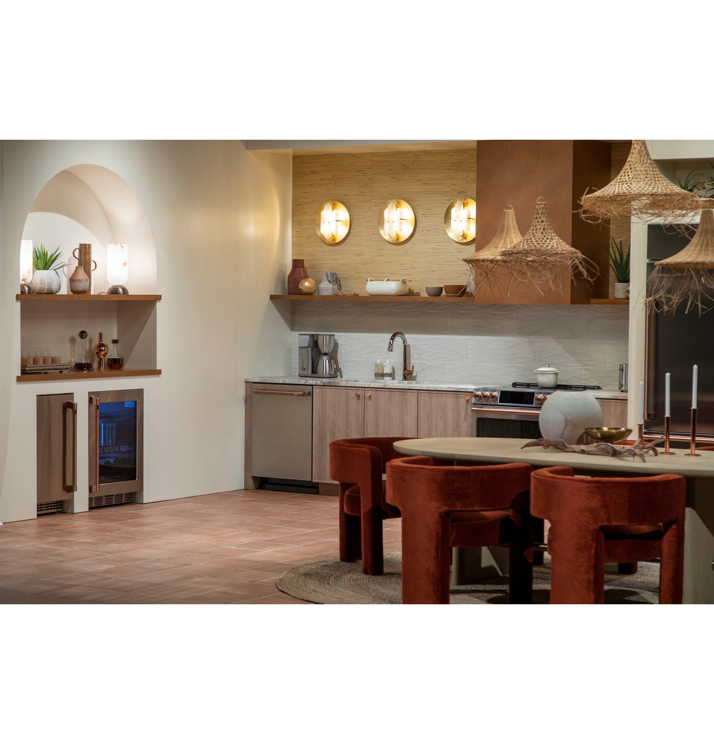 CAFÉ™ ENERGY STAR® 126-Can or 14-Bottle Beverage Center