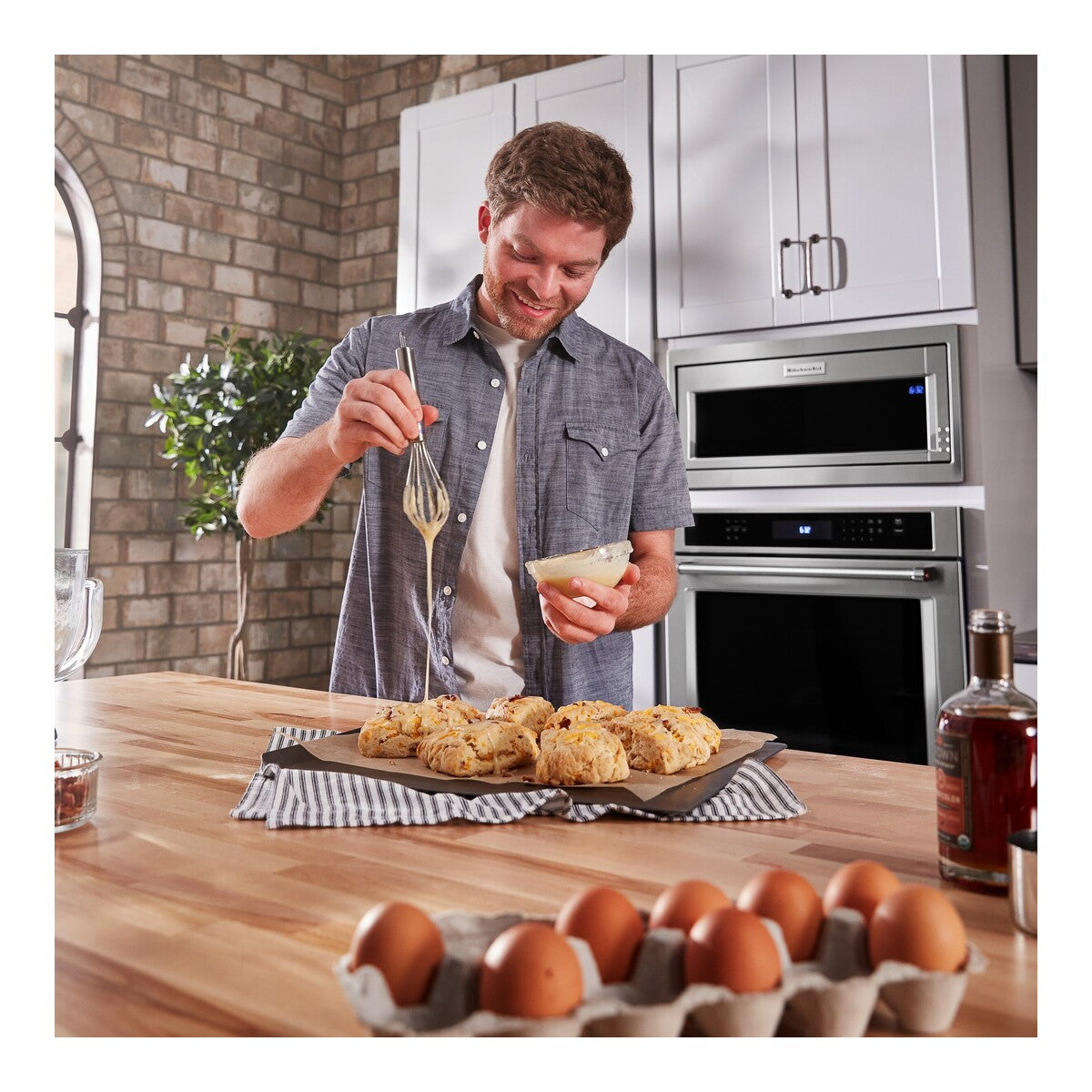 1000 Watt Built-In Low Profile Microwave with Slim Trim Kit