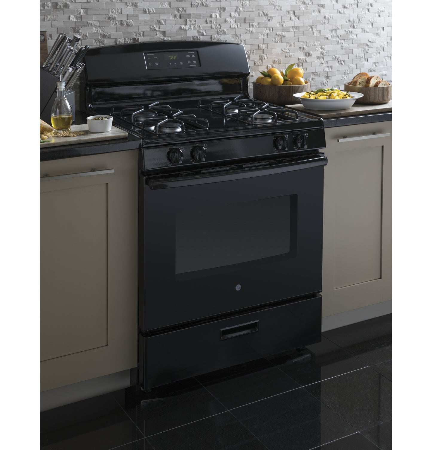 GE® 30" Free-Standing Gas Range