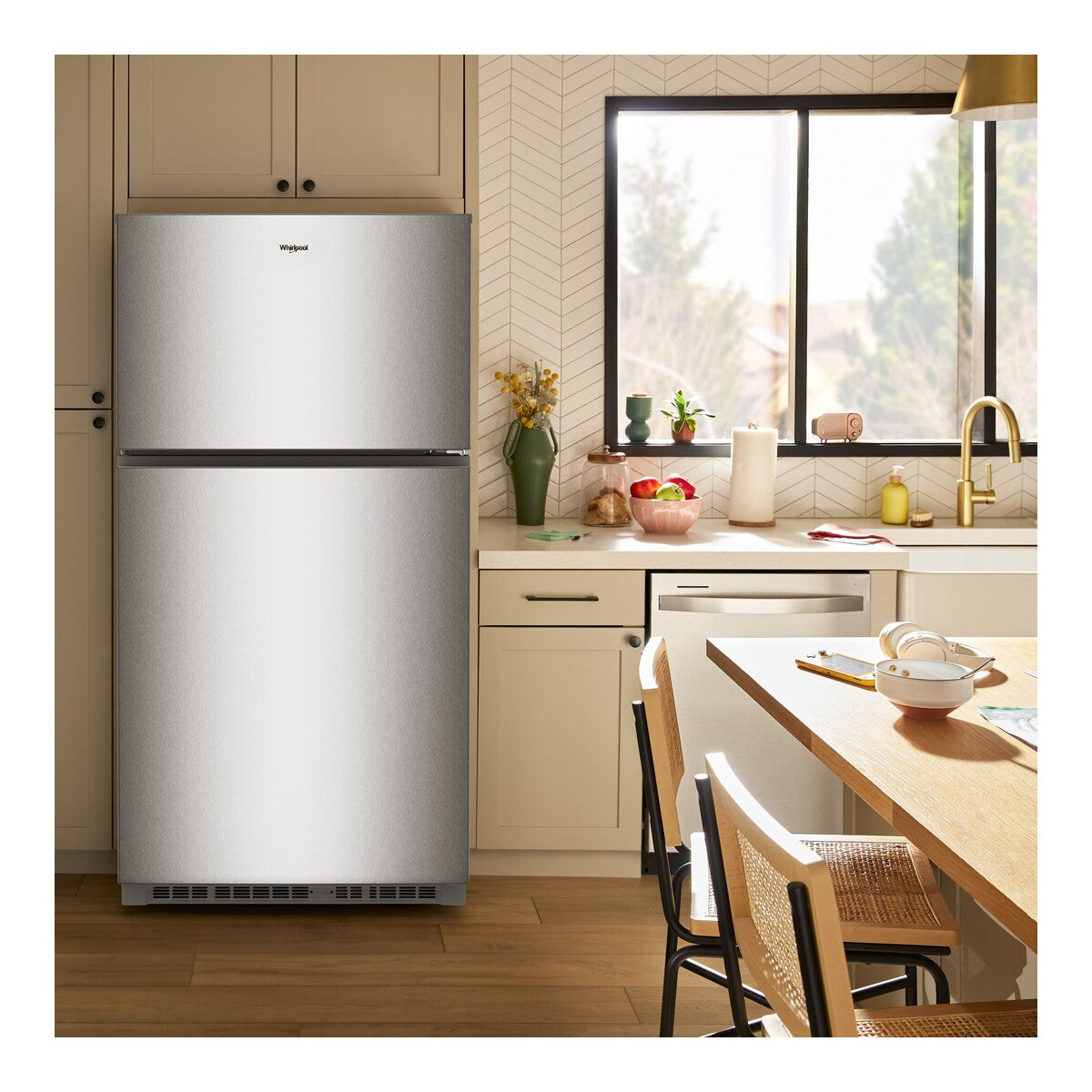 Whirlpool® 33-inch Wide Top Freezer Refrigerator with Total Coverage Cooling- 21.3 Cu. Ft.