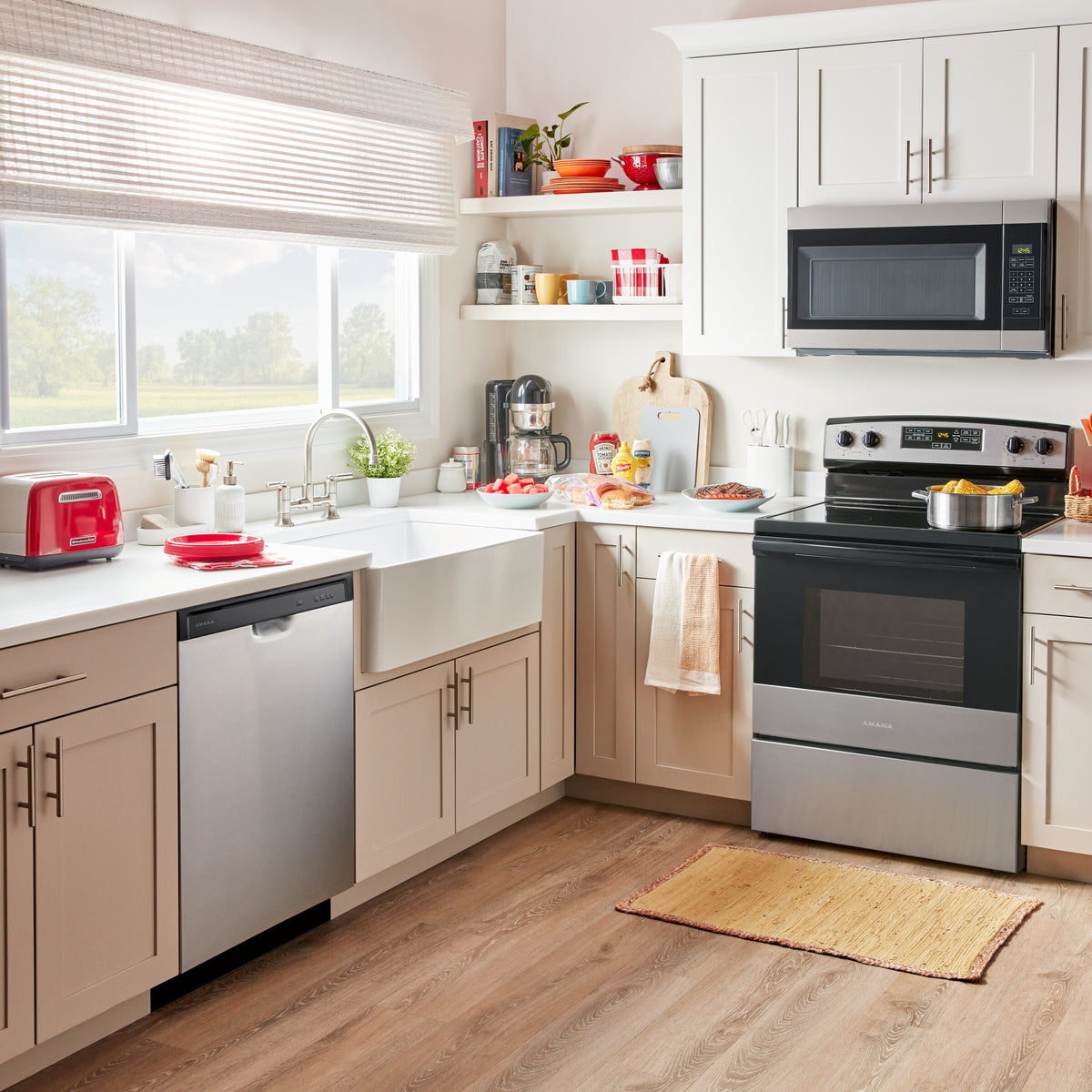30-inch Amana® Electric Range with Extra-Large Oven Window