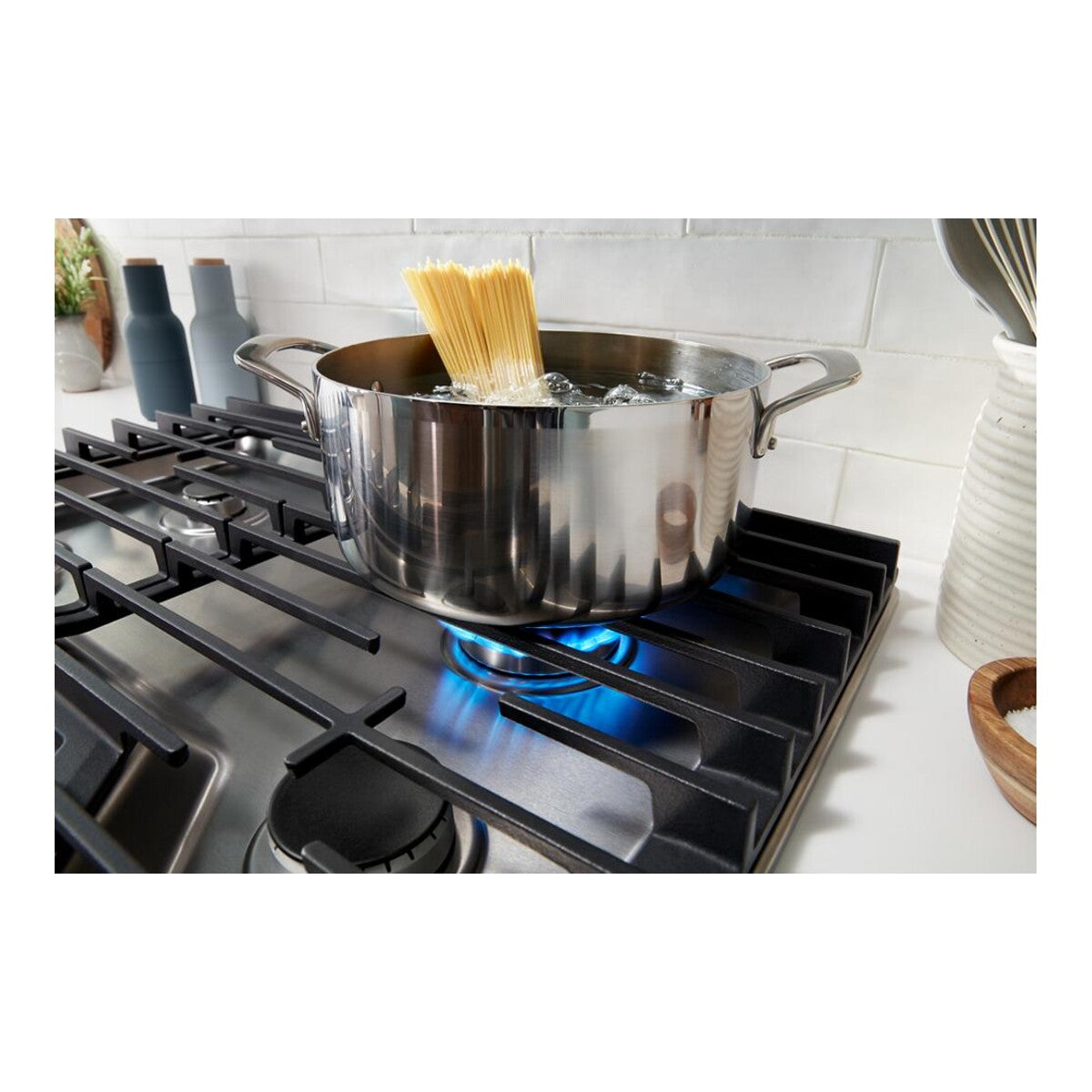 30-inch Gas Cooktop with EZ-2-Lift™ Hinged Cast-Iron Grates