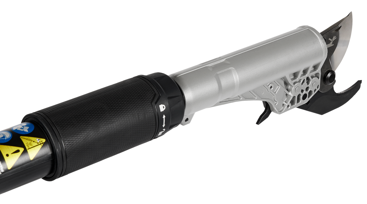 Milwaukee M18™ Brushless Telescoping Pole Pruning Shears Kit
