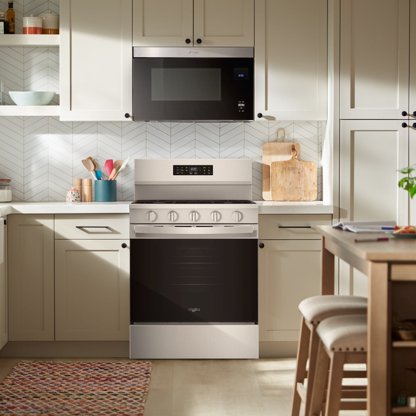 30-inch Gas Range with Air Cooking Technology and EZ-2-Lift™ Hinged Grates