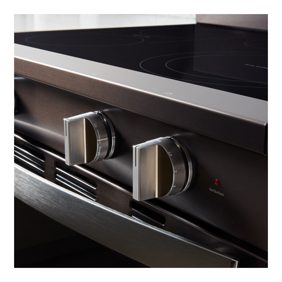 30-inch Electric Smart Range with Advanced Air Cooking Technology and WipeClean™ Coating
