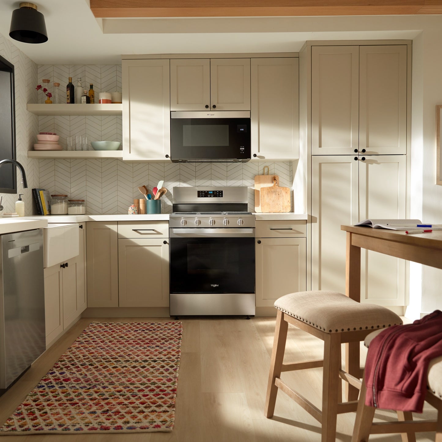 30-inch Gas Range with Air Cooking Technology, No Preheat Air Fry and Air Baking and Self Clean