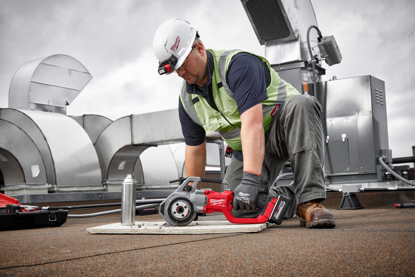 Milwaukee M18 FUEL™ Compact Pipe Threader w/ ONE-KEY™ w/ 1/2" - 1-1/4" Compact NPT Forged Aluminum Die Heads