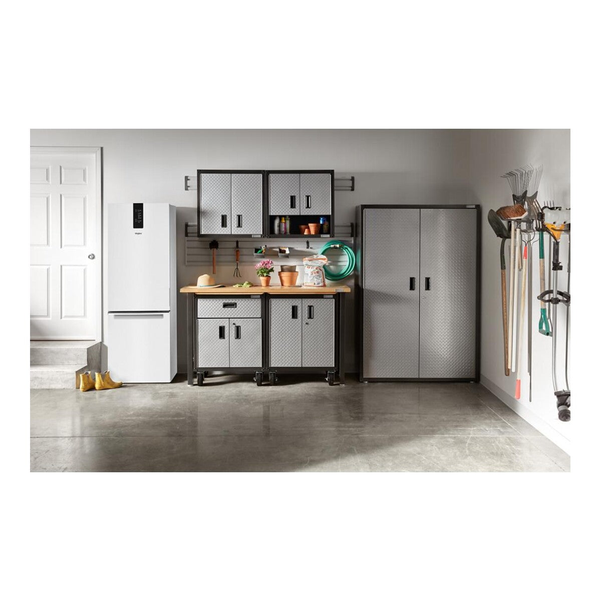 24-inch Wide Garage-Ready Bottom-Freezer Refrigerator - 12.9 cu. ft.