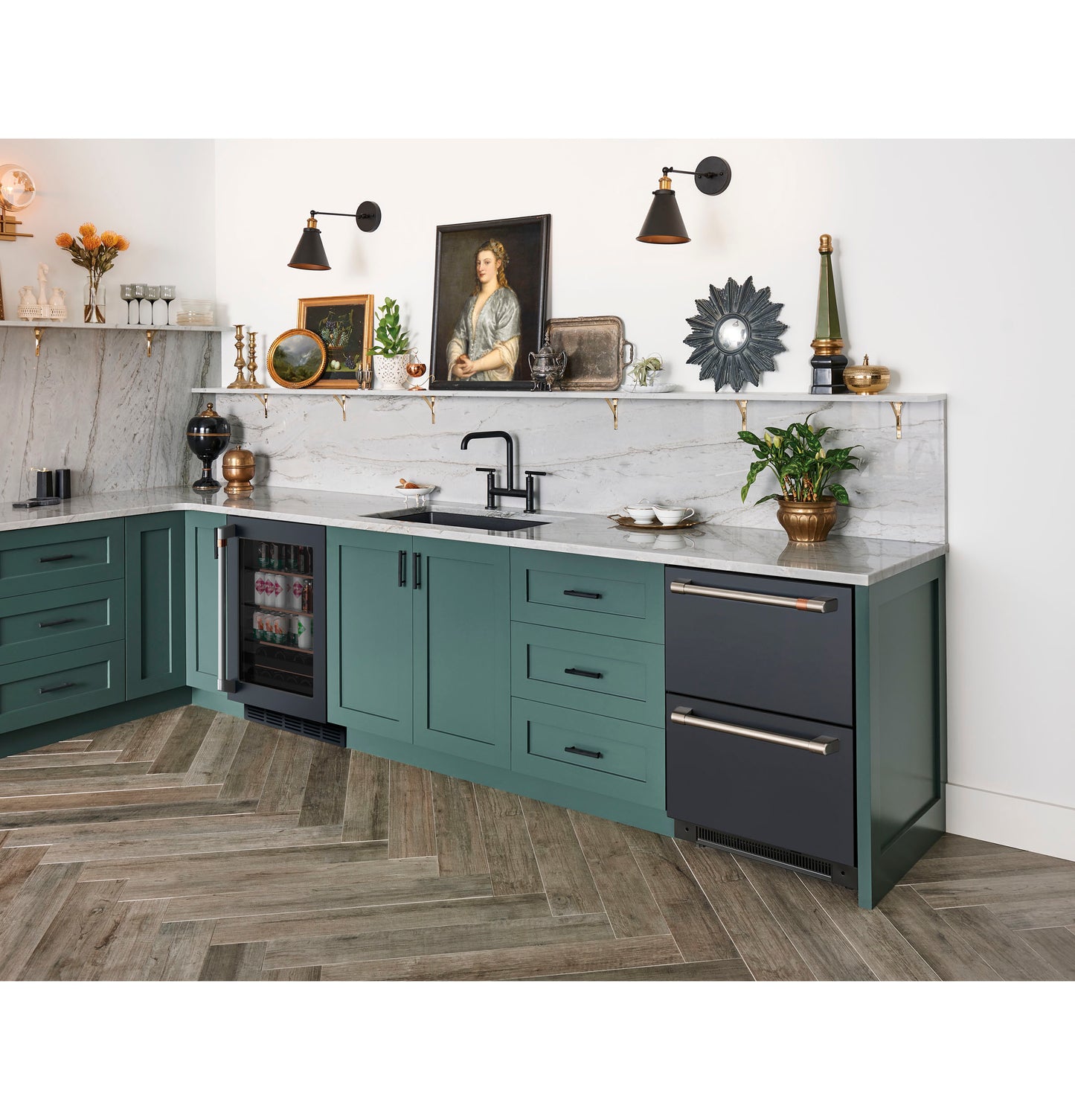 CAFÉ™ ENERGY STAR® 126-Can or 14-Bottle Beverage Center