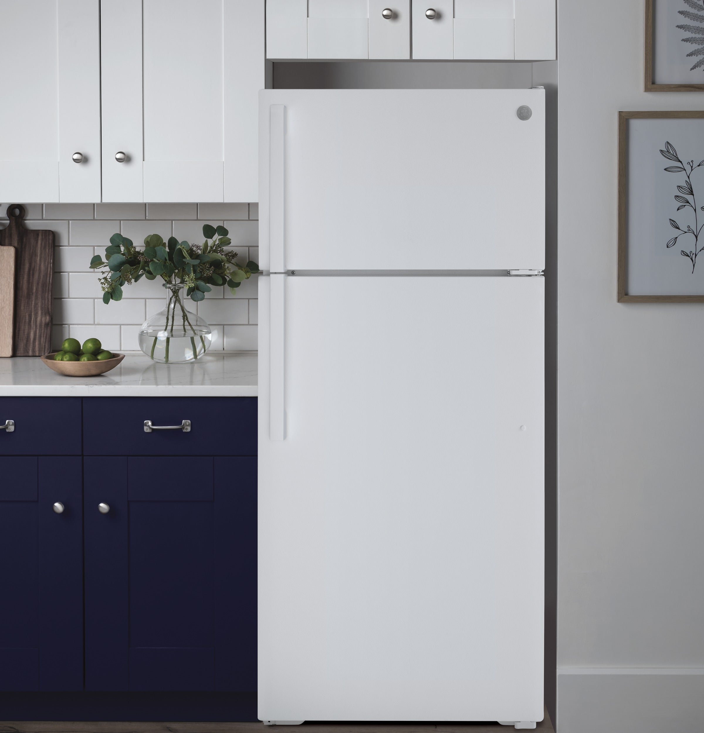 Gevrey　2本常温 GE 21.9 Cu. Ft. Garage Ready Top-Freezer Refrigerator – Hartville