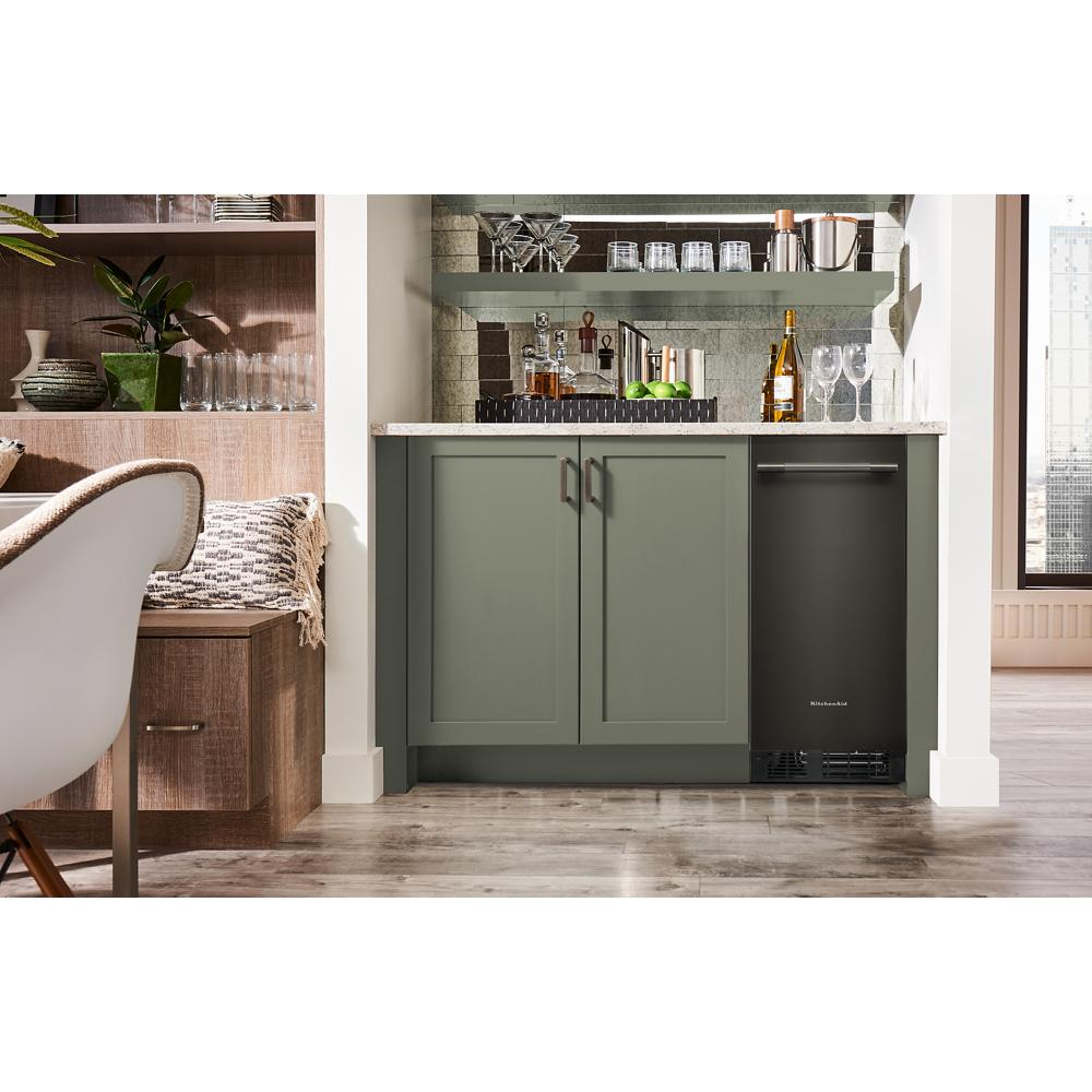 15-Inch Automatic Ice Maker with Clear Ice Technology in Black Ore