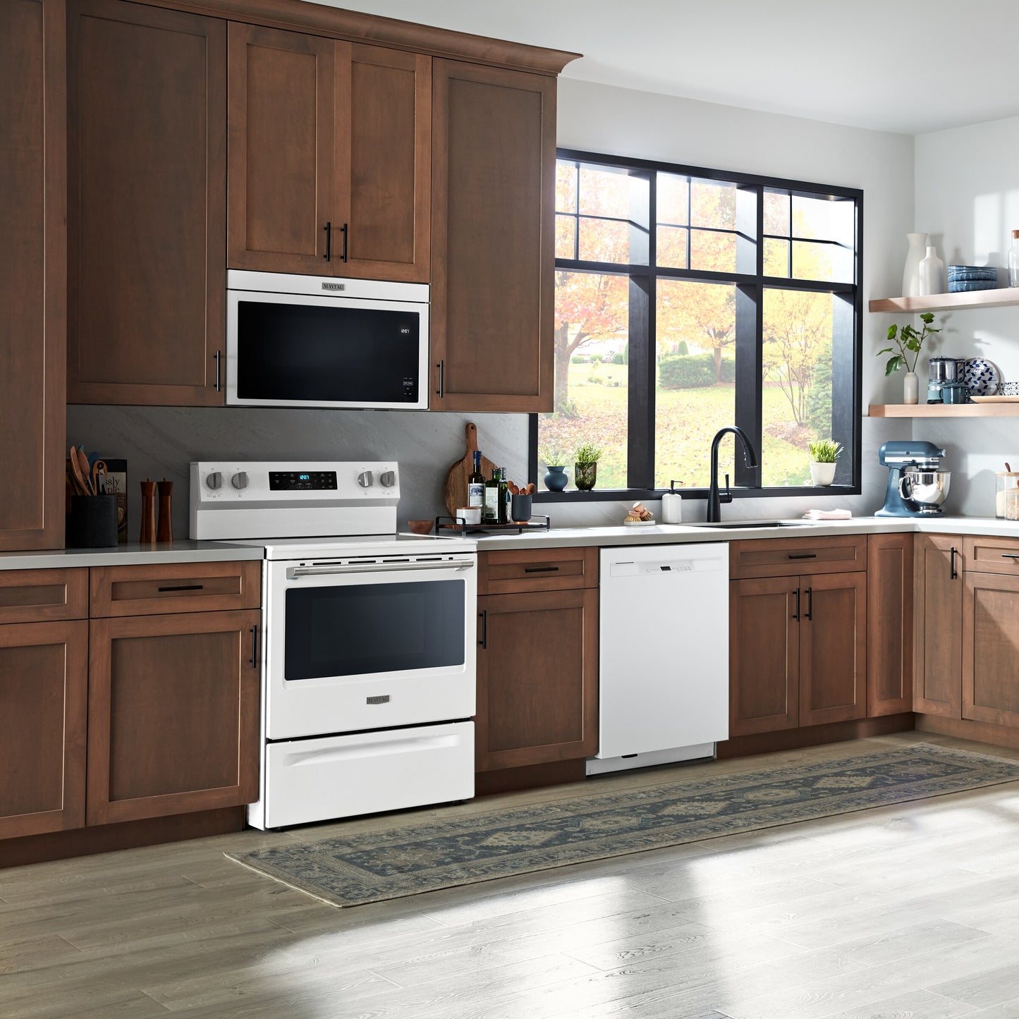 Front Control Dishwasher with PowerBlast® cycle and Heated Dry