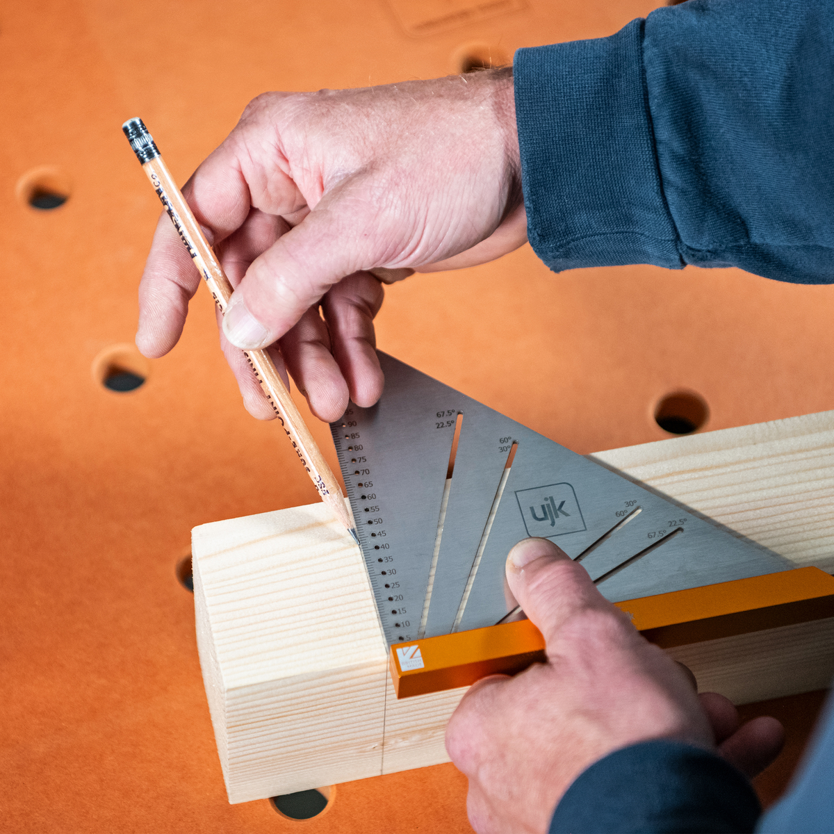 UJK Compact Angle Square - 4.5"