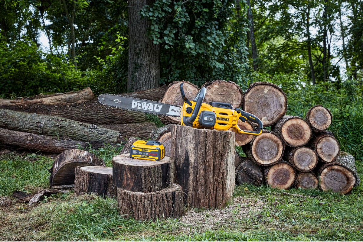 DEWALT 60V MAX* 20" Brushless Cordless Chainsaw Kit