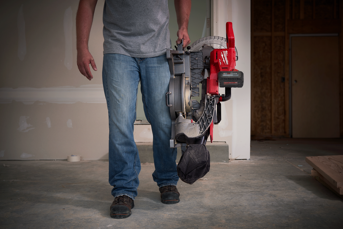 Milwaukee M18 FUEL™ Dual Bevel Sliding Compound Miter Saw