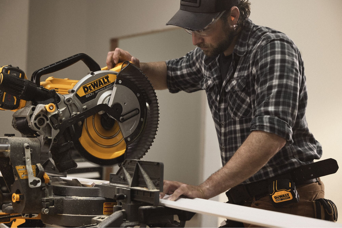 DEWALT 60V MAX* 12" Brushless Cordless Double Bevel Sliding Miter Saw (Tool Only)