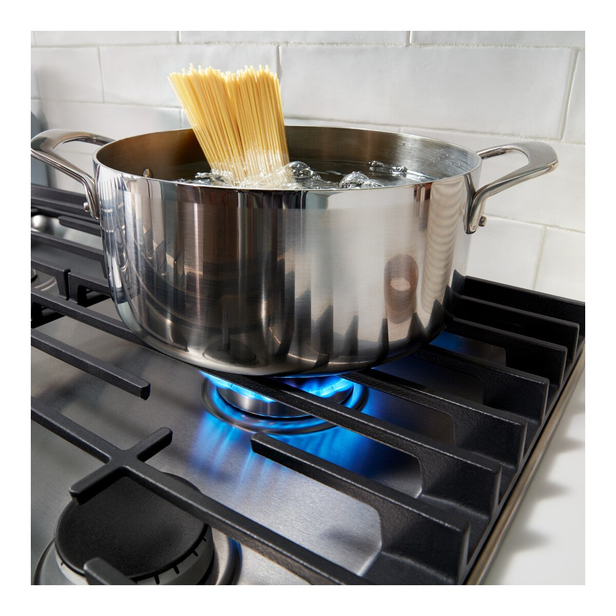 30-inch Gas Cooktop with EZ-2-Lift™ Hinged Cast-Iron Grates