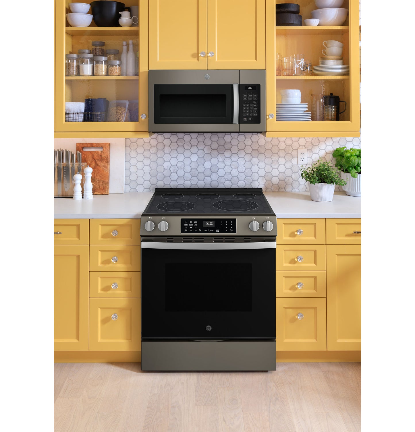 GE® ENERGY STAR® 30" Slide-In Electric Convection Range with No Preheat Air Fry and EasyWash™ Oven Tray