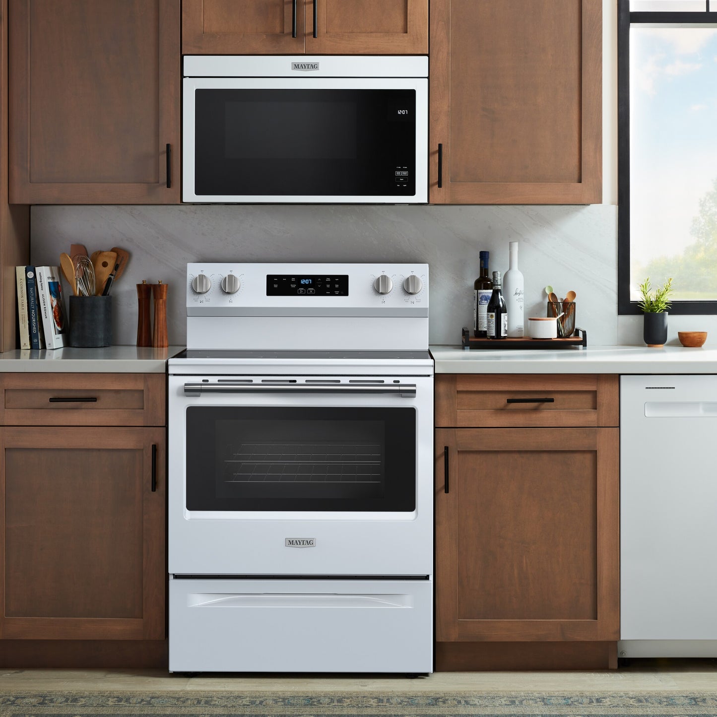 30-Inch Wide Electric Range With Steam Clean - 5.3 cu. ft.