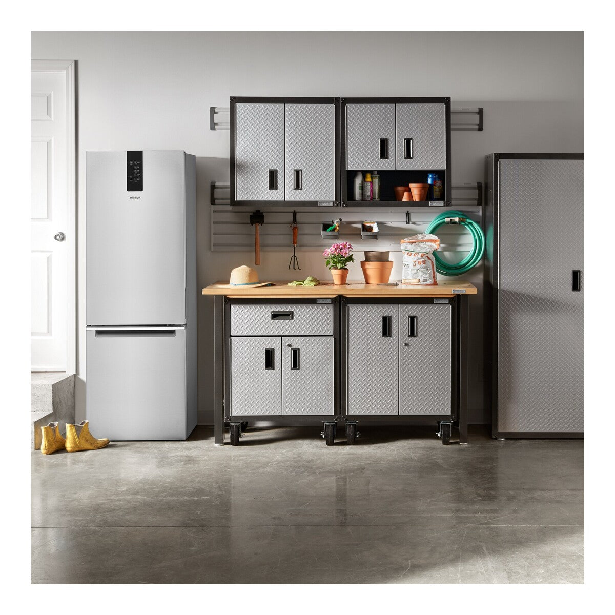 24-inch Wide Garage-Ready Bottom-Freezer Refrigerator - 12.9 cu. ft.