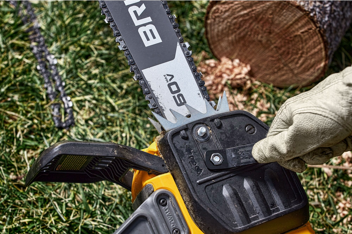 DEWALT 60V MAX* 20" Brushless Cordless Chainsaw Kit