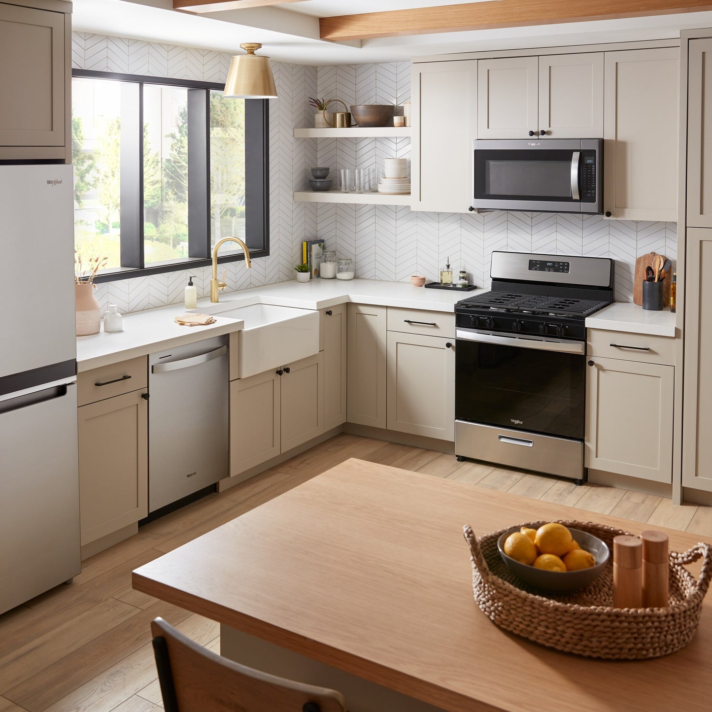 5.1 Cu. Ft. Freestanding Gas Range with Edge to Edge Cooktop