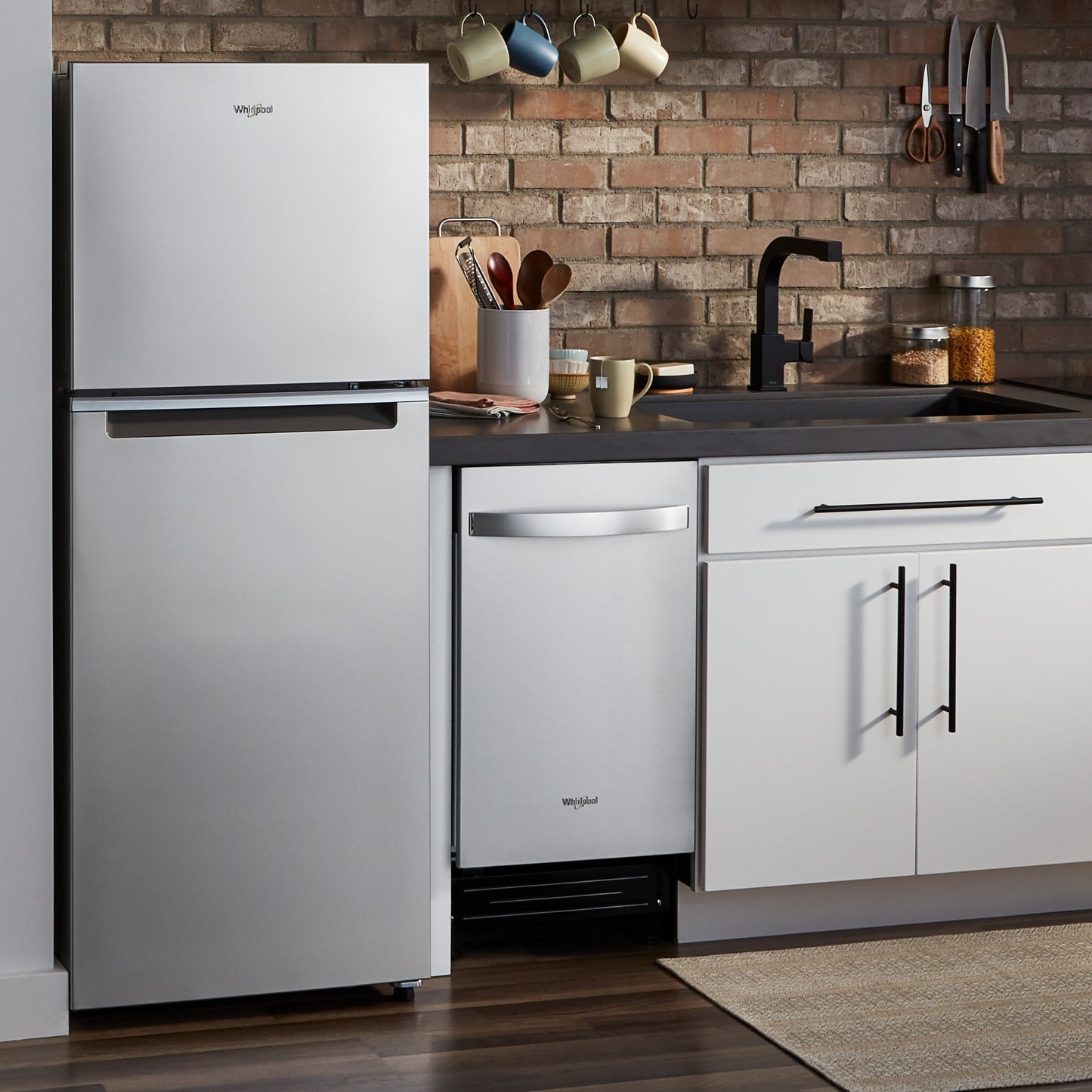 24-inch Wide Small Space Top-Freezer Refrigerator - 11.6 cu. ft.