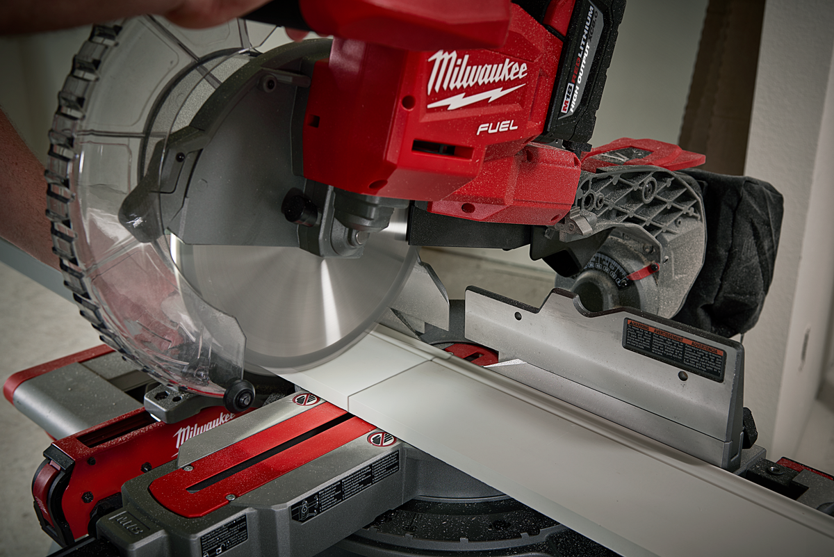 Milwaukee M18 FUEL™ Dual Bevel Sliding Compound Miter Saw