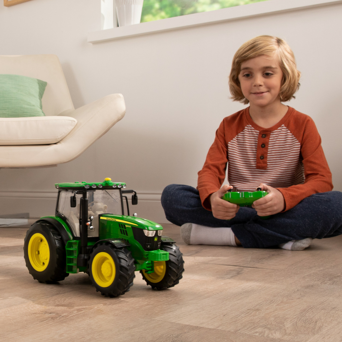 TOMY John Deere 1:16 6210R Remote Control Tractor