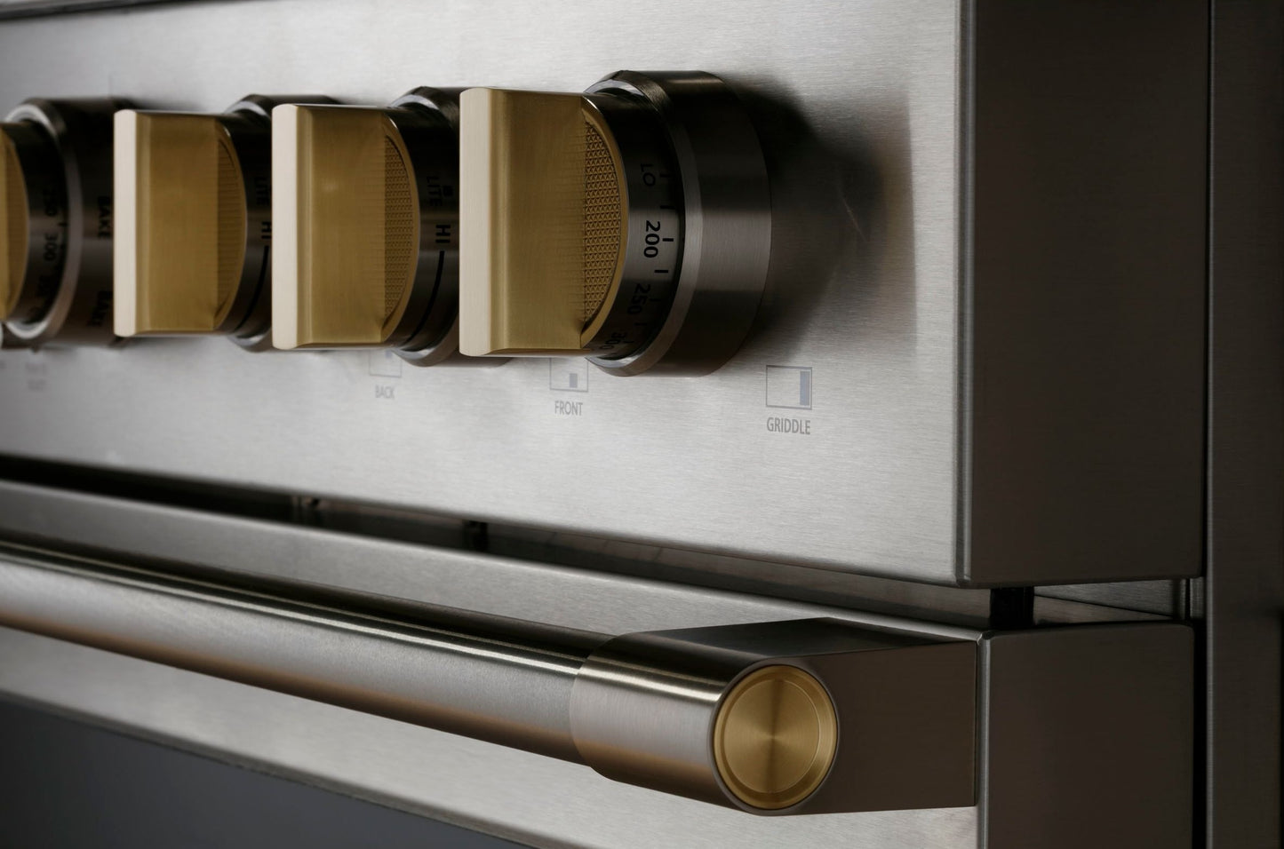 Monogram 30" Dual-Fuel Professional Range with 4 Burners