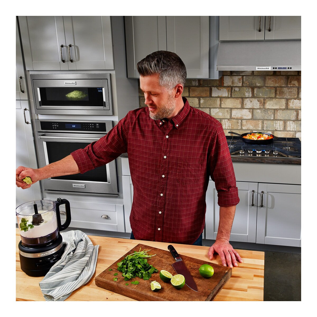 1000 Watt Built-In Low Profile Microwave with Slim Trim Kit
