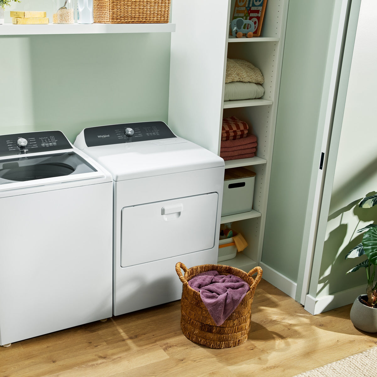 4.6 Cu. Ft. Top Load Impeller Washer with Built-in Faucet