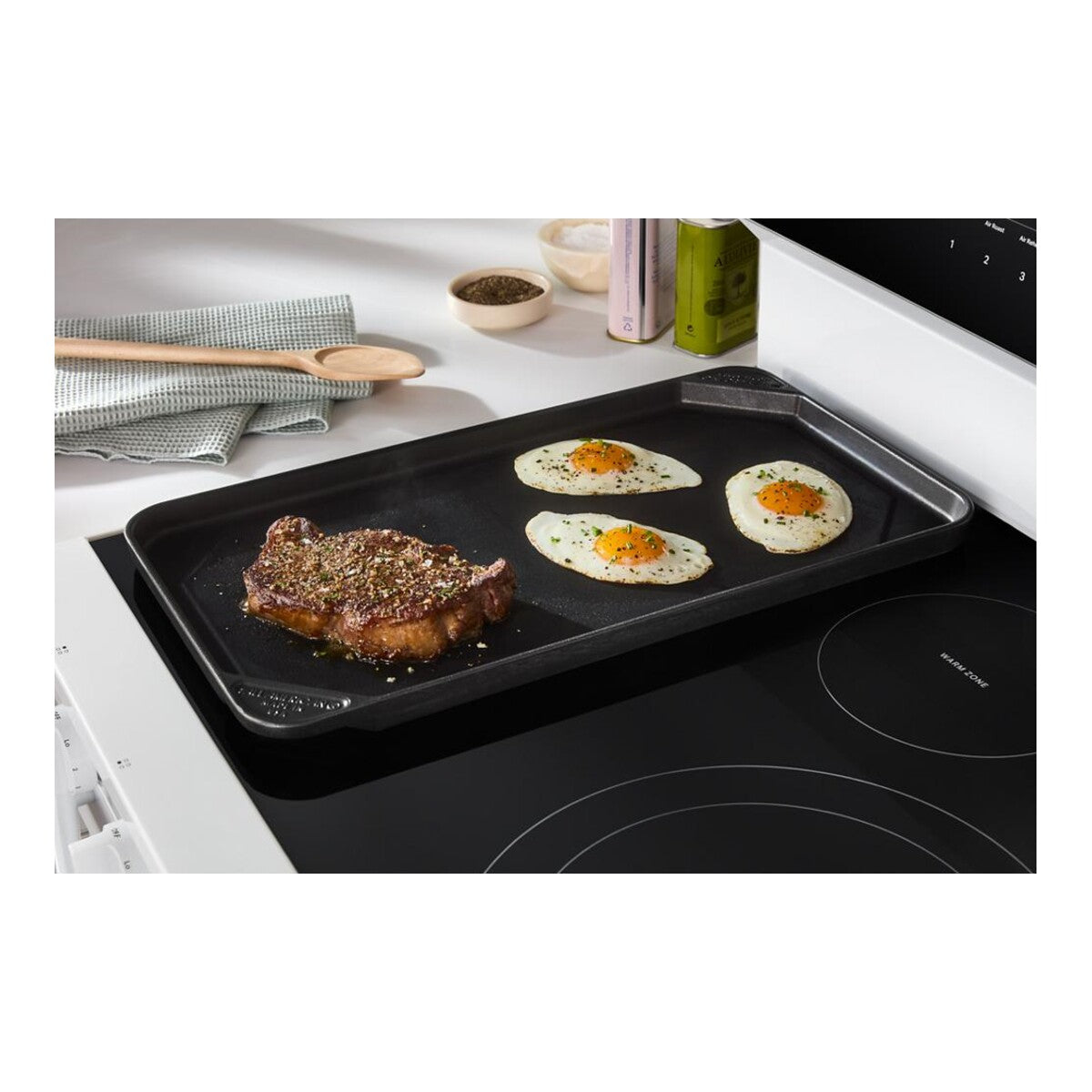 30-inch Electric Smart Range with Advanced Air Cooking Technology and WipeClean™ Coating