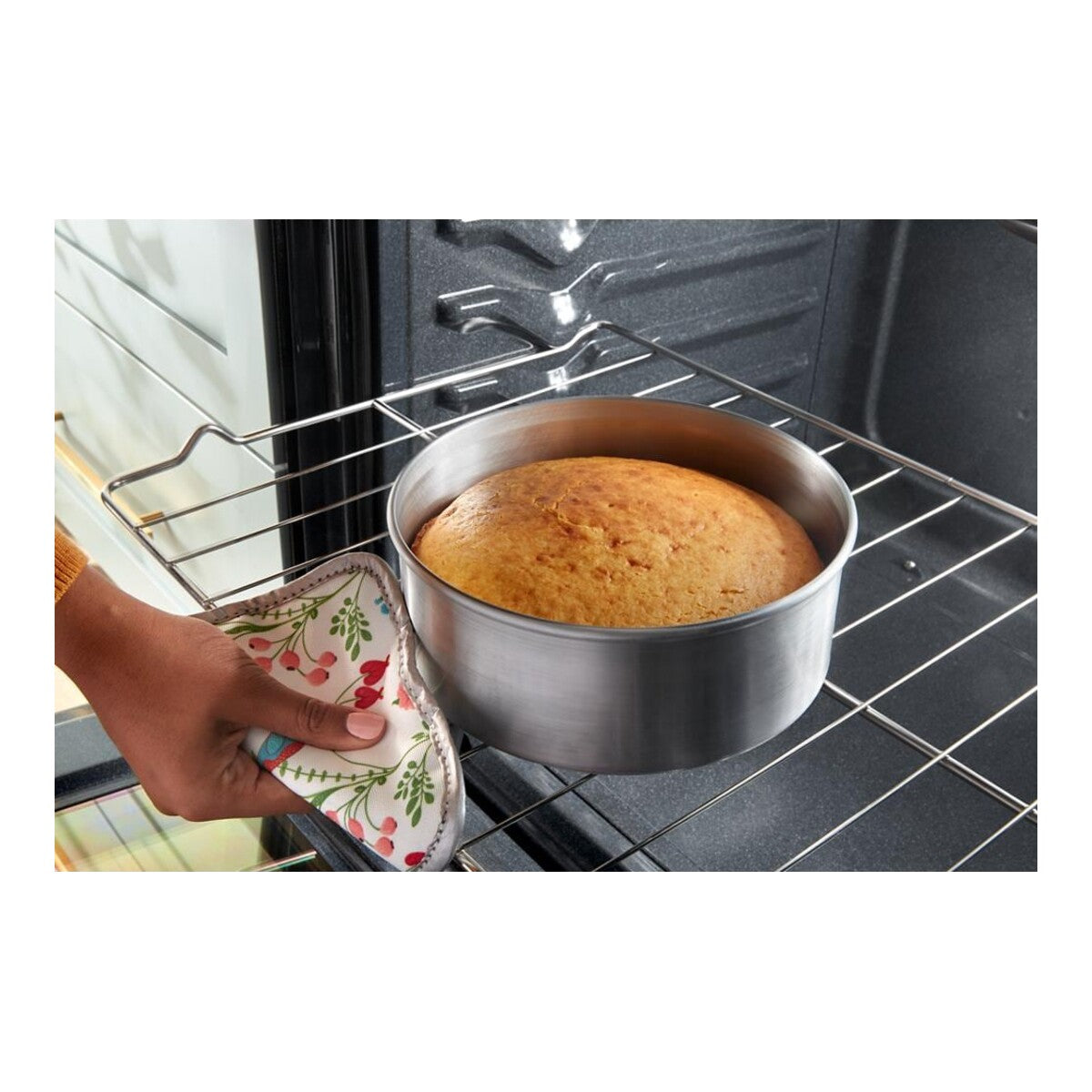 30-inch Electric Range with No Preheat Mode and Steam Clean