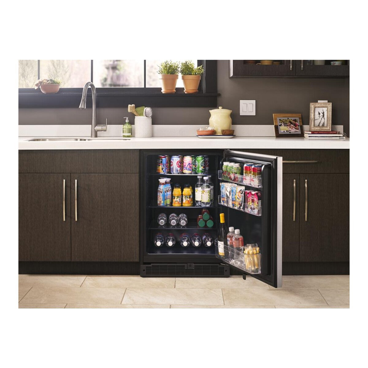 24-inch Wide Undercounter Refrigerator - 5.1 cu. ft.