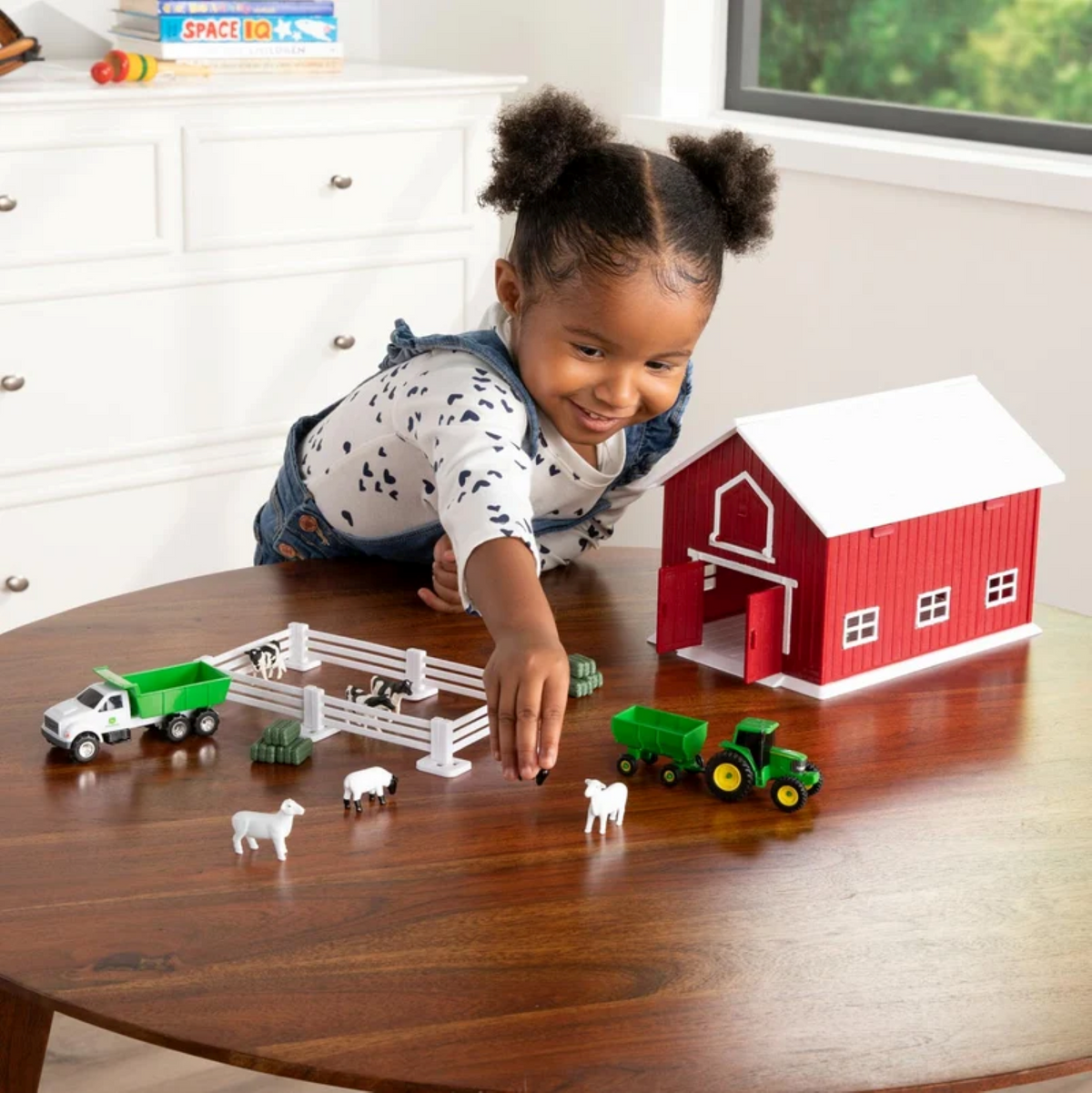 Tomy John Deere 24 Piece Farm Playset, 1/64 Scale
