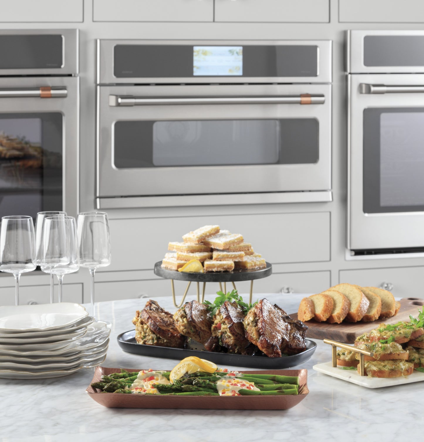 CAFÉ™ 27" Custom Speed Cook Oven with 120V Advantium® Technology