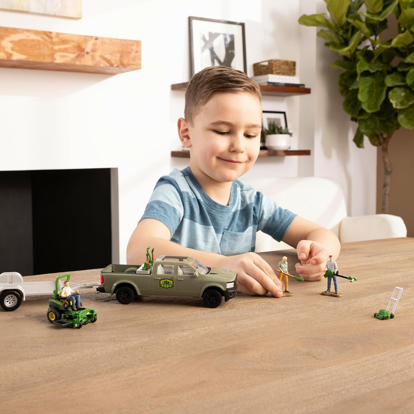 ERTL 1:32 Lawn Care Set