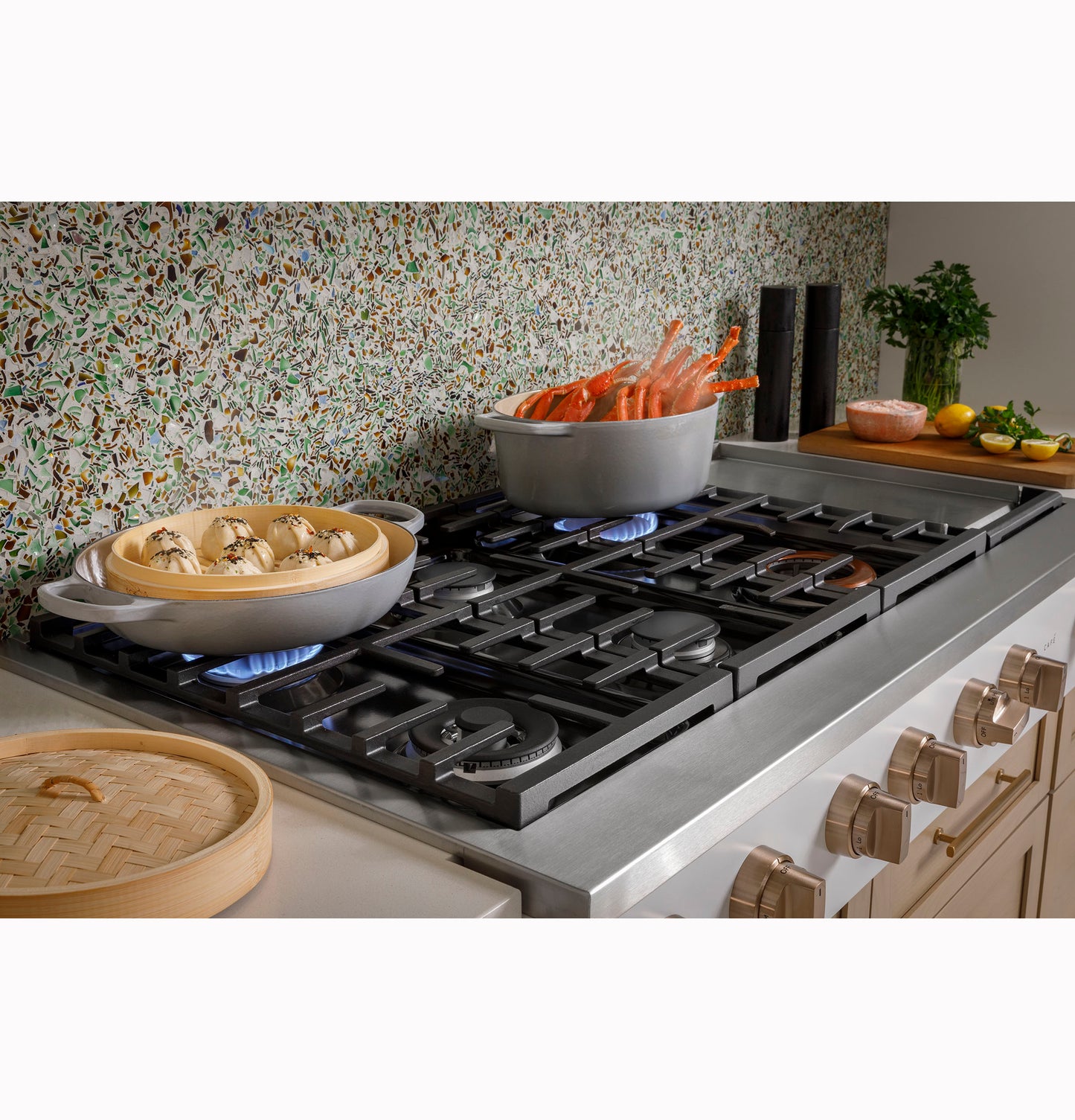 CAFÉ™ 48" Commercial-Style Gas Rangetop with 6 Burners and Integrated Griddle (Natural Gas)