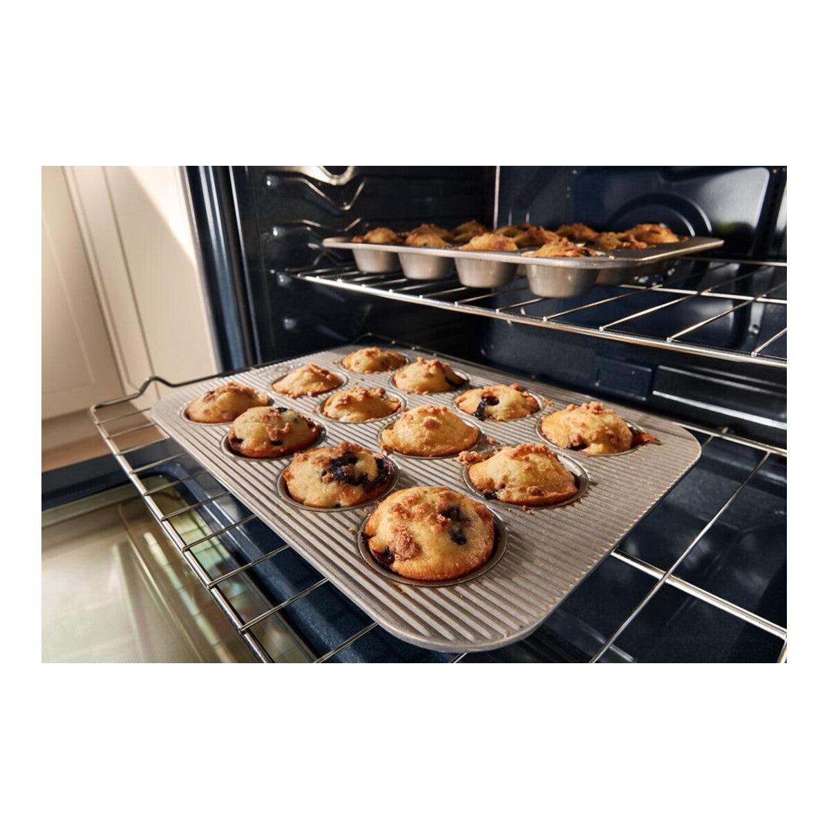 30-inch Electric Range with Air Cooking Technology and Steam Clean