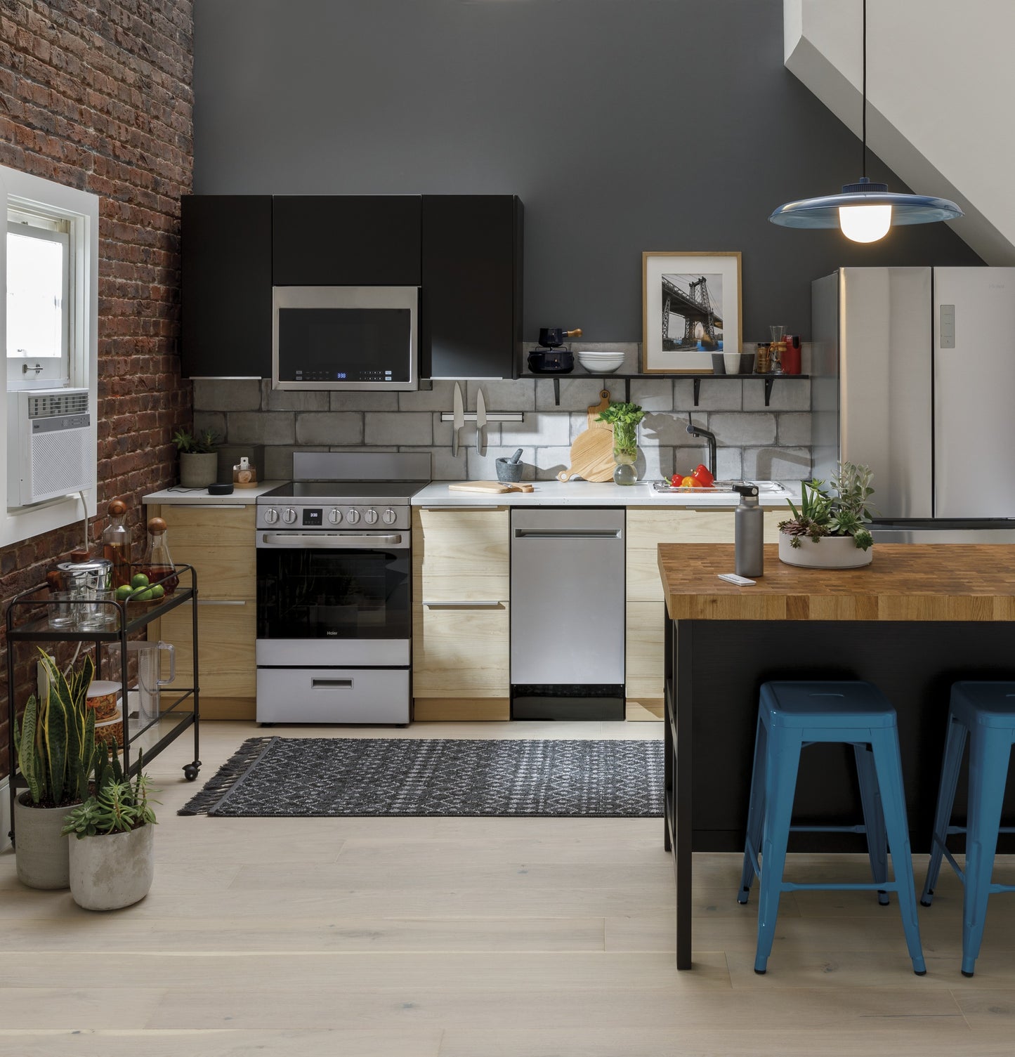 Haier ENERGY STAR® 24" 2.9 Cu. Ft. Electric Range