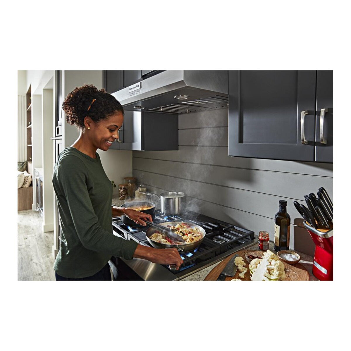 30" 585 CFM Motor Class Commercial-Style Under-Cabinet Range Hood System