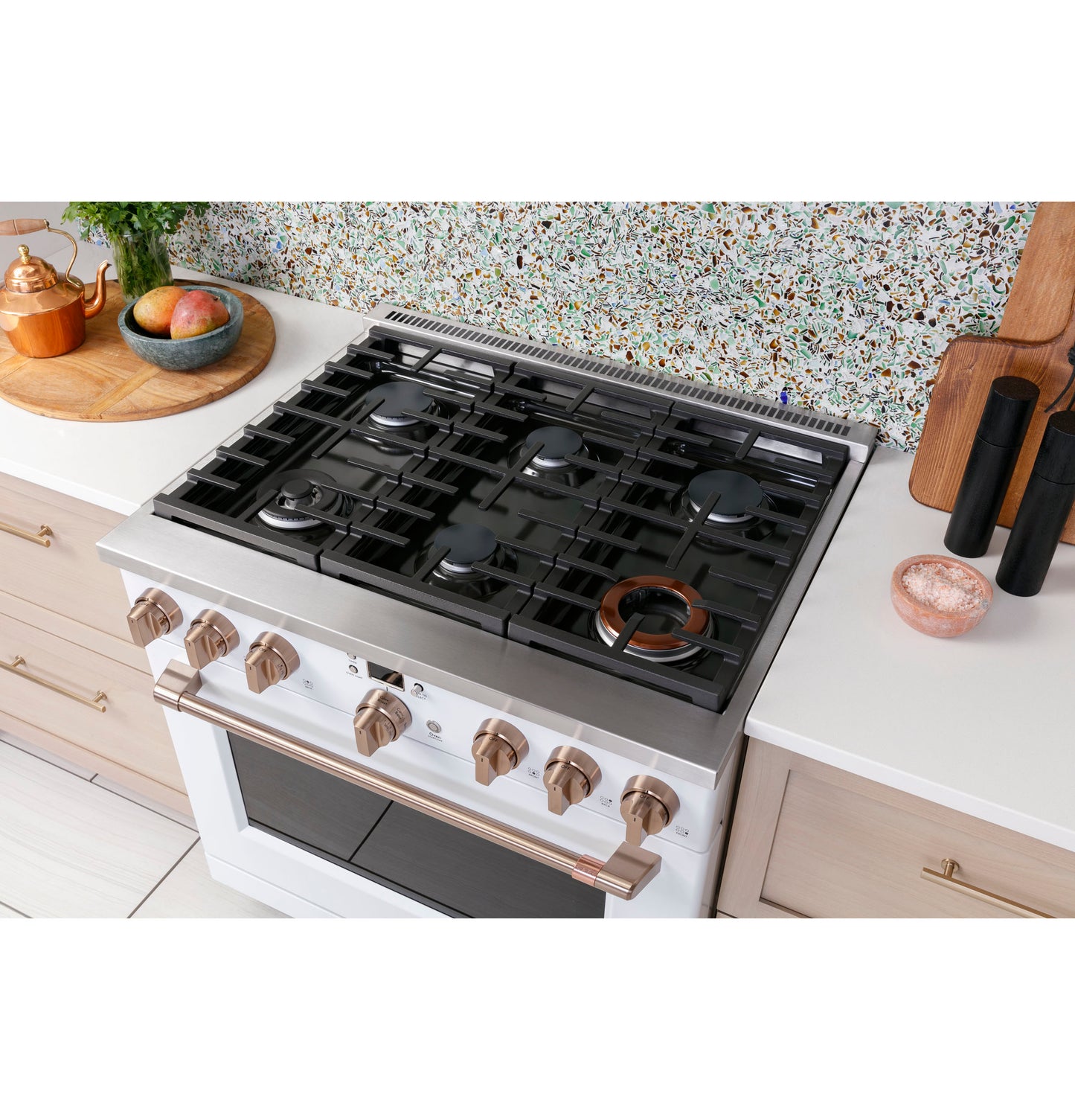 CAFÉ™ 36" Smart Dual-Fuel Commercial-Style Range with 6 Burners (Natural Gas)
