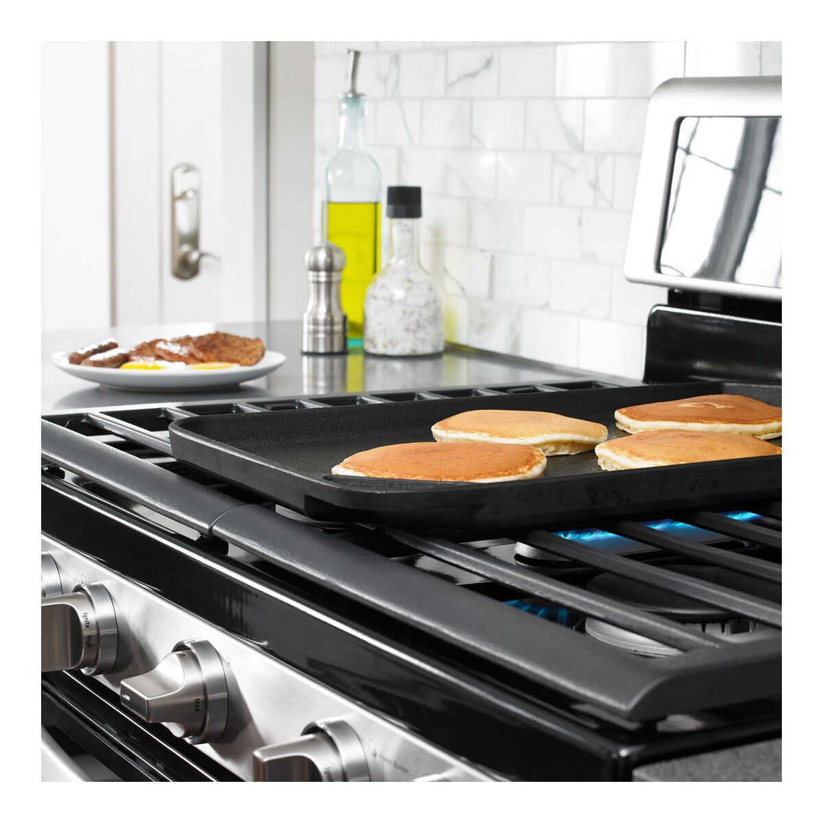 6.0 Cu. Ft. Gas Double Oven Range with EZ-2-Lift™ Hinged Grates