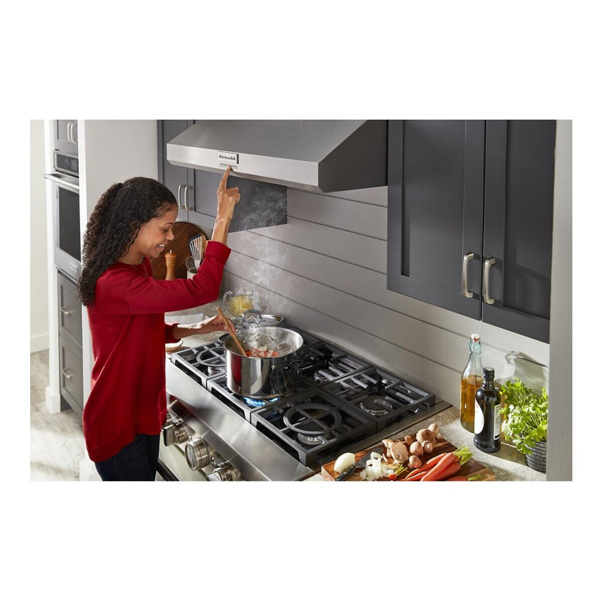 36" 585 CFM Motor Class Commercial-Style Under-Cabinet Range Hood System